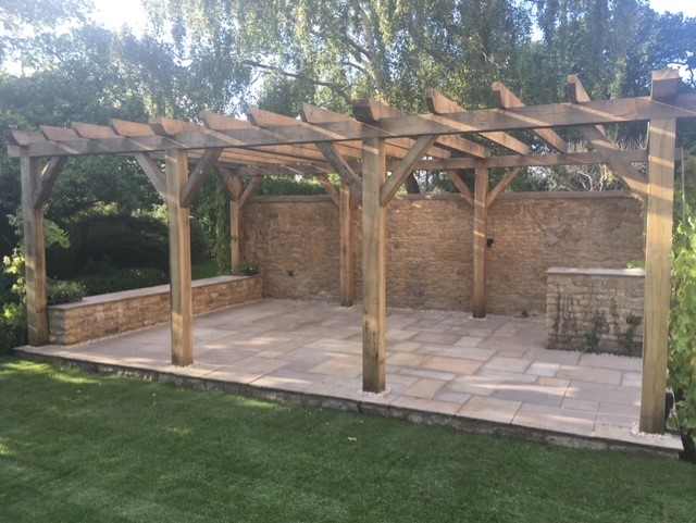 Garden with Oak Pergola in Cotswolds - Samantha Willis Garden Design