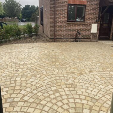 Paving idea front driveway